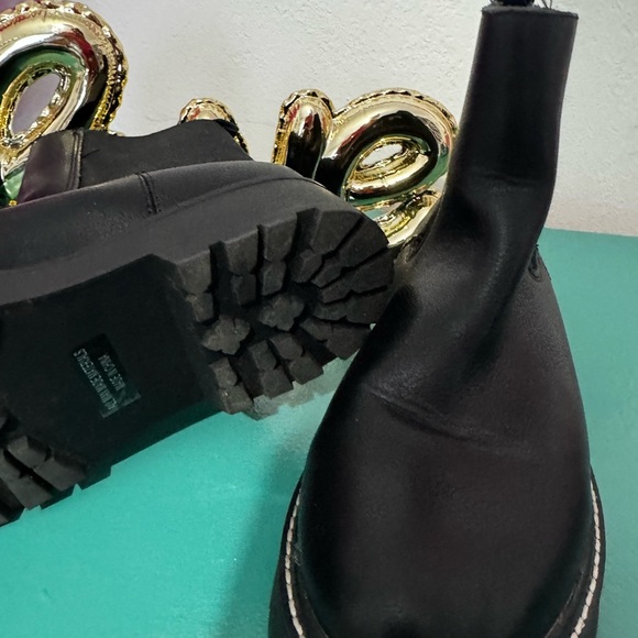 DV Dolce Vita Lobera Black Chelsea Boots - Women’s Size 8 - NEW - Picture 2 of 4